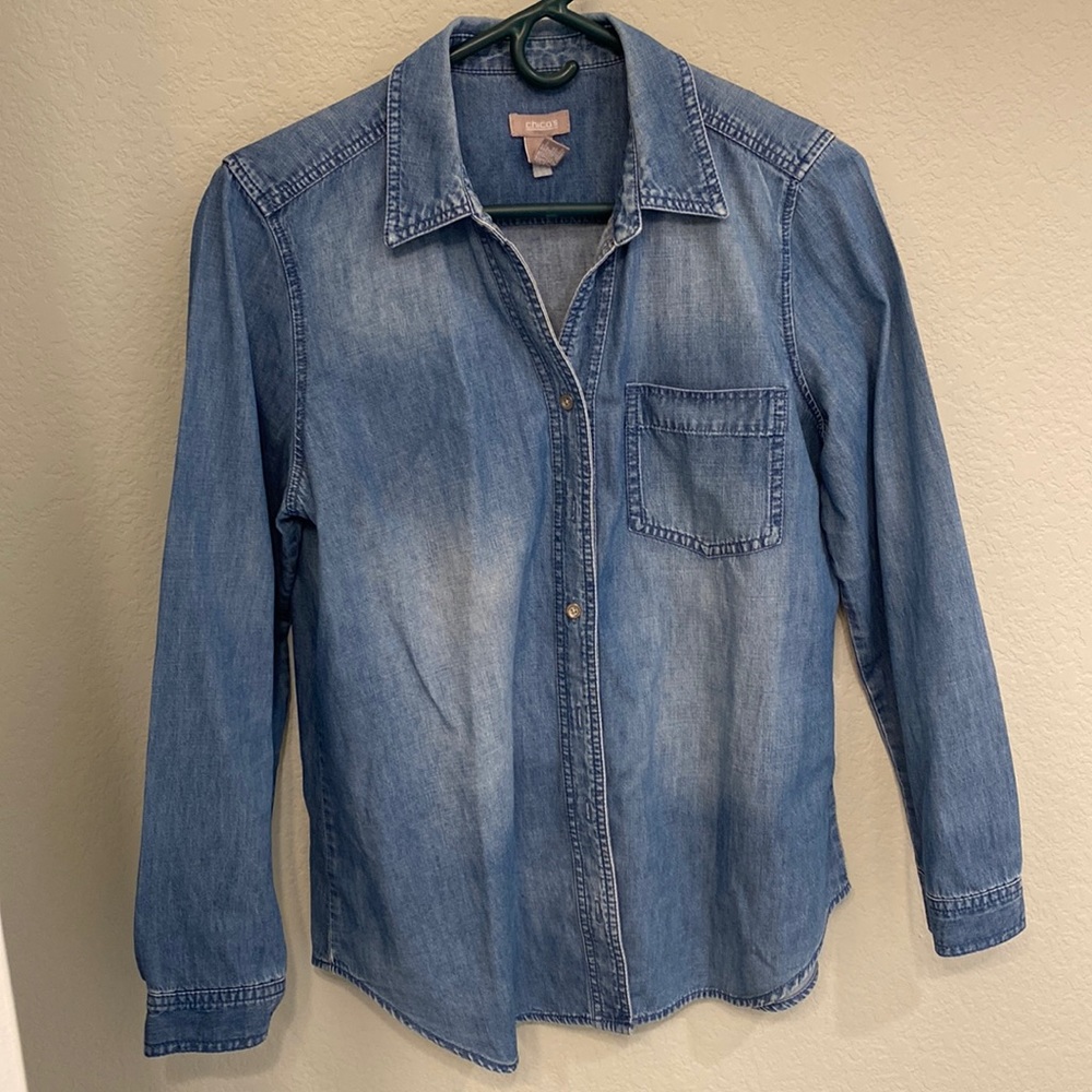 Chico’s soft denim shirt. Long sleeve. Light weight